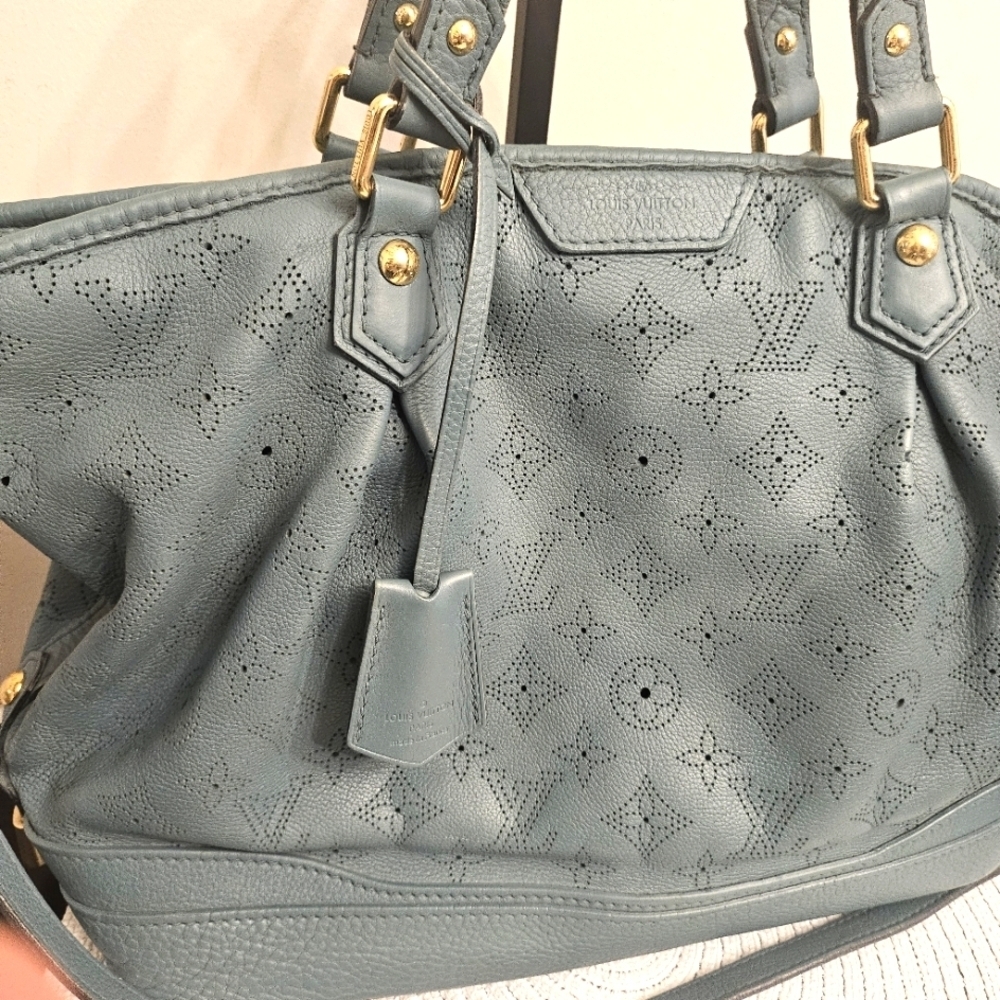 Louis Vuitton Mahina Cirrus PM Tote in Blue โ Strap, Lock & Key, Dustbag, COA - Picture 5 of 16